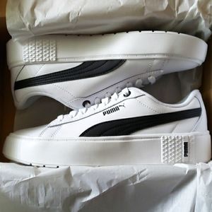 BNIB Puma Smash Platform v2